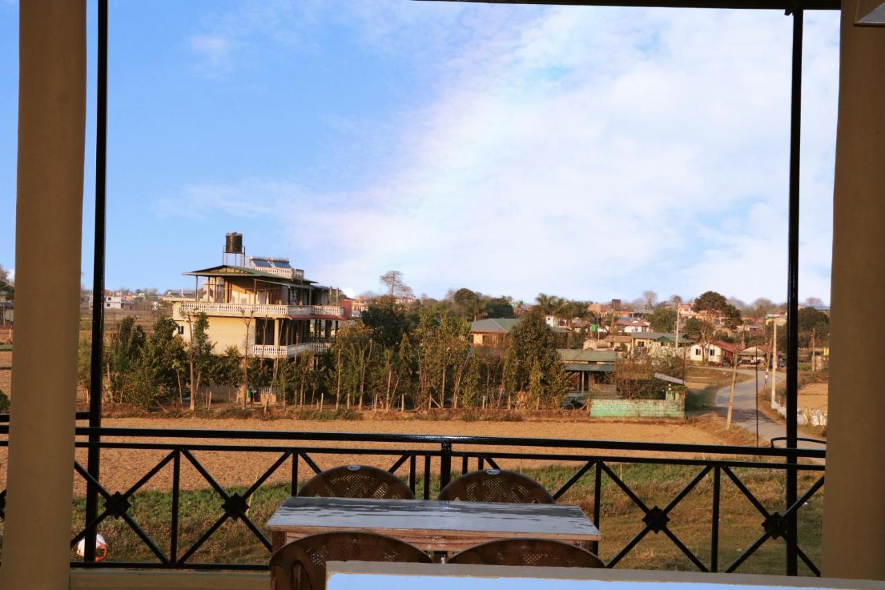Hotel National Park Sauraha- Homely Stay And Peaceful Location With Jungle Safari Arrangements Eksteriør bilde
