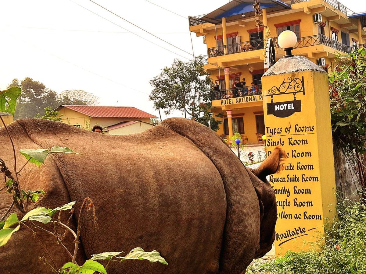 Hotel National Park Sauraha- Homely Stay And Peaceful Location With Jungle Safari Arrangements Eksteriør bilde
