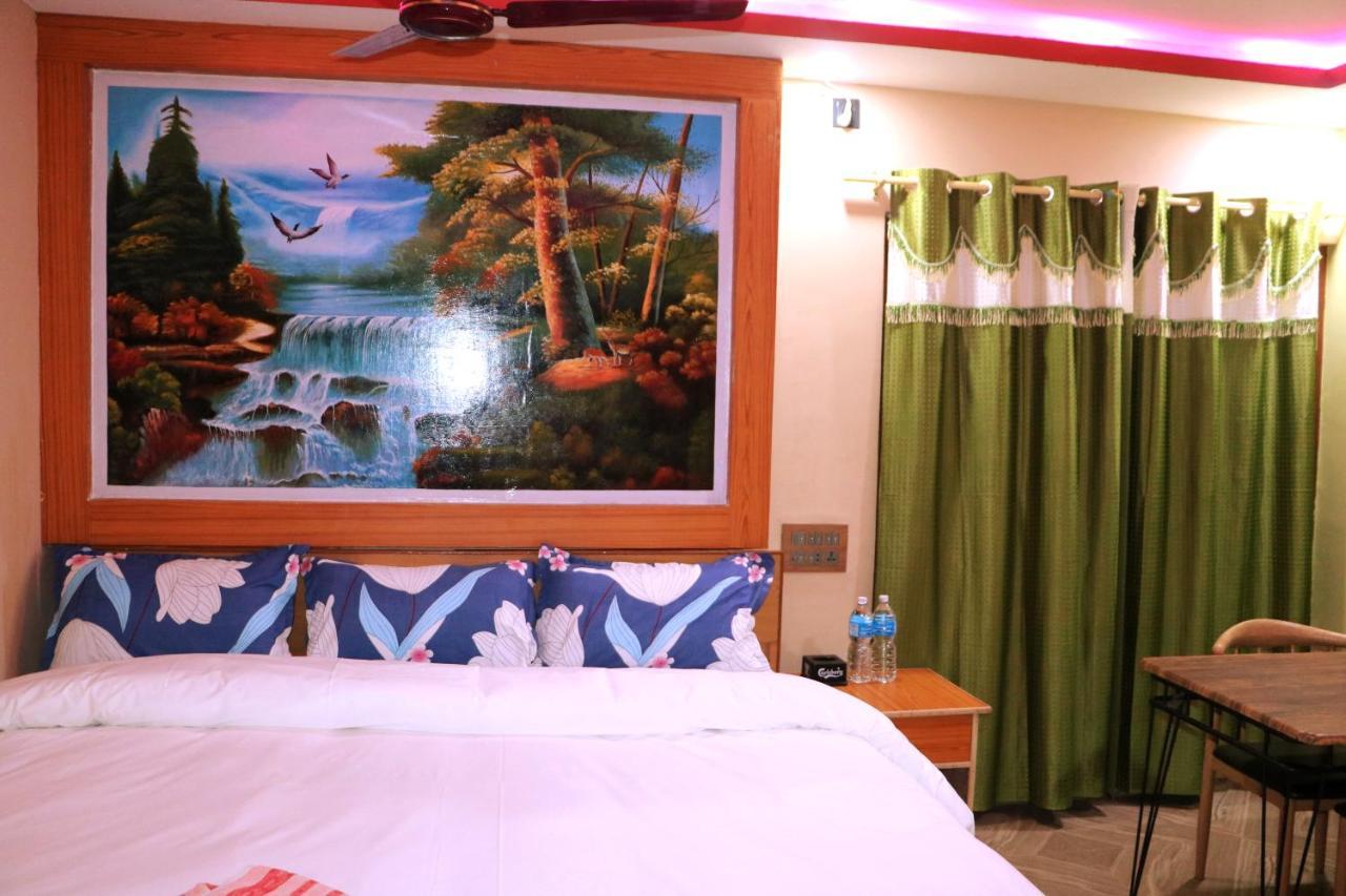 Hotel National Park Sauraha- Homely Stay And Peaceful Location With Jungle Safari Arrangements Eksteriør bilde