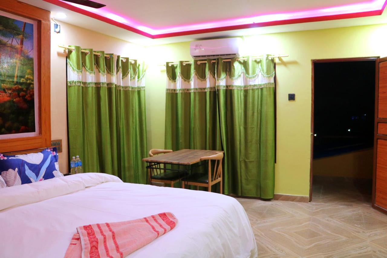 Hotel National Park Sauraha- Homely Stay And Peaceful Location With Jungle Safari Arrangements Eksteriør bilde