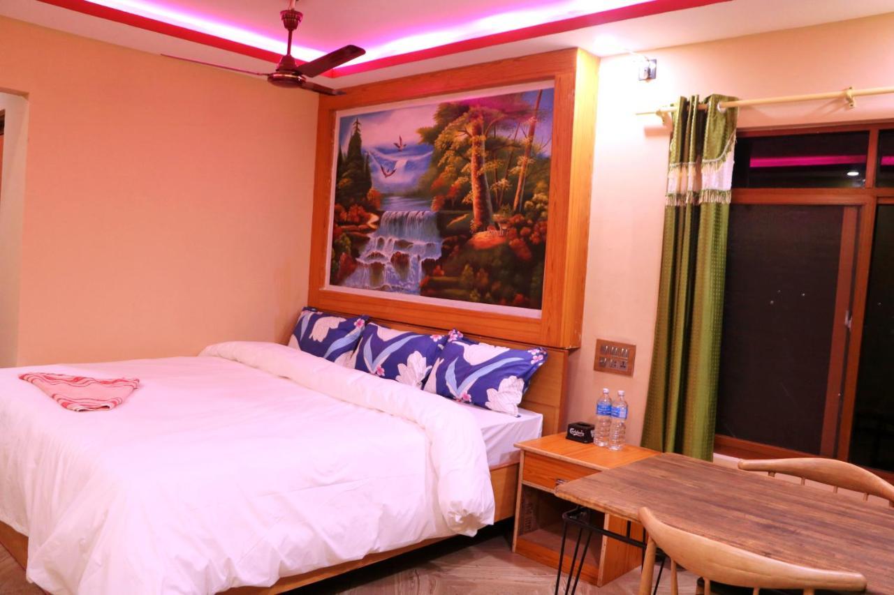 Hotel National Park Sauraha- Homely Stay And Peaceful Location With Jungle Safari Arrangements Eksteriør bilde