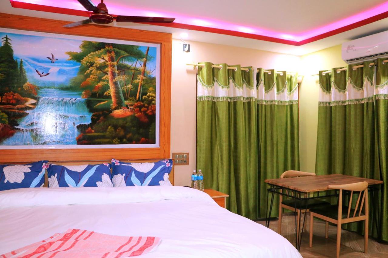 Hotel National Park Sauraha- Homely Stay And Peaceful Location With Jungle Safari Arrangements Eksteriør bilde