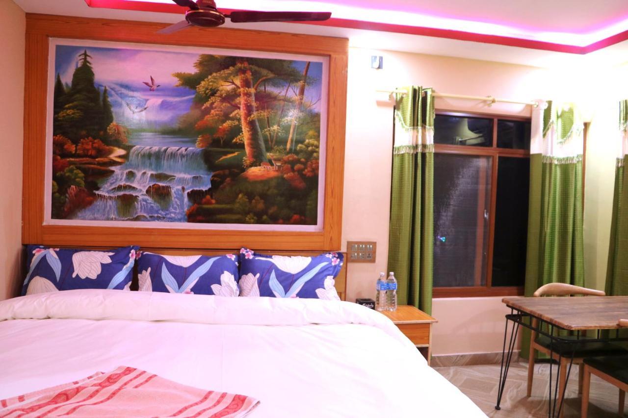Hotel National Park Sauraha- Homely Stay And Peaceful Location With Jungle Safari Arrangements Eksteriør bilde