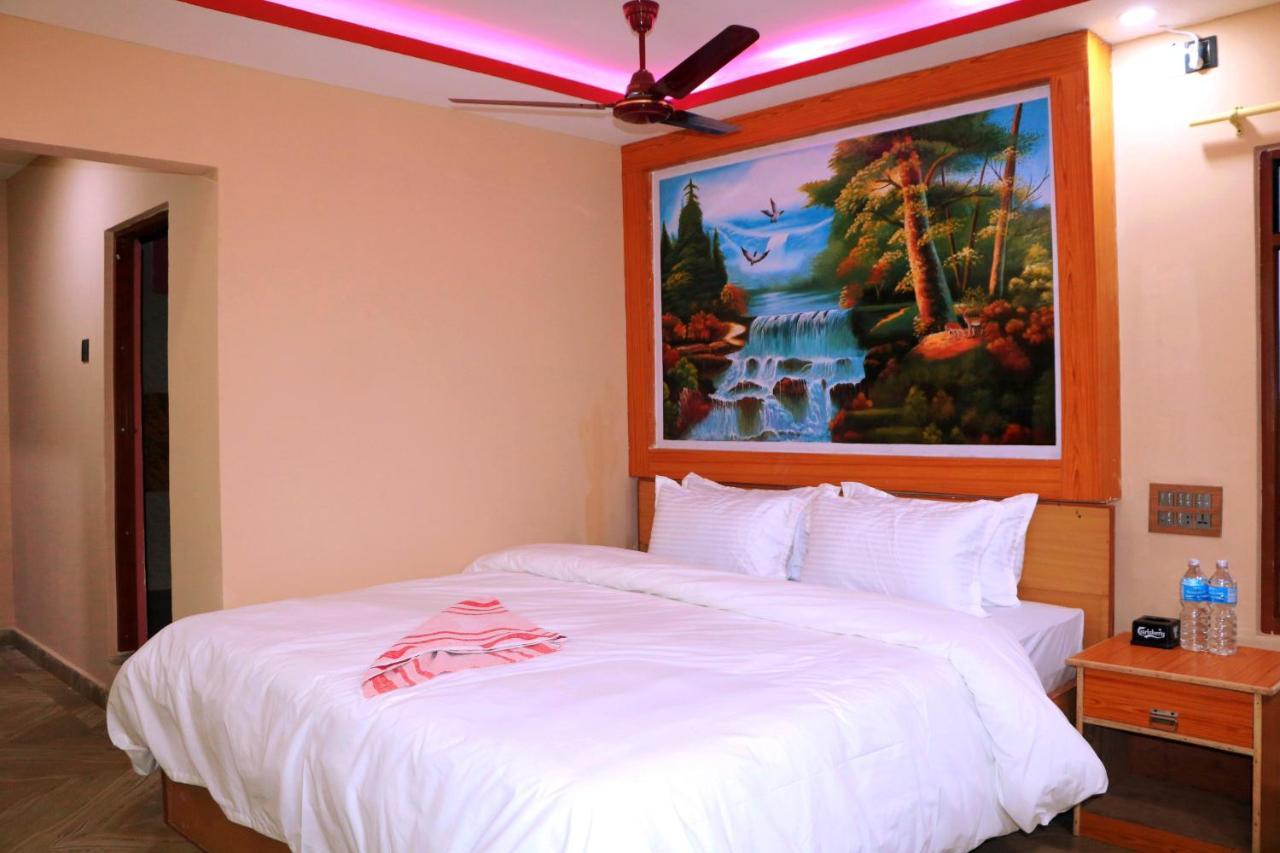 Hotel National Park Sauraha- Homely Stay And Peaceful Location With Jungle Safari Arrangements Eksteriør bilde