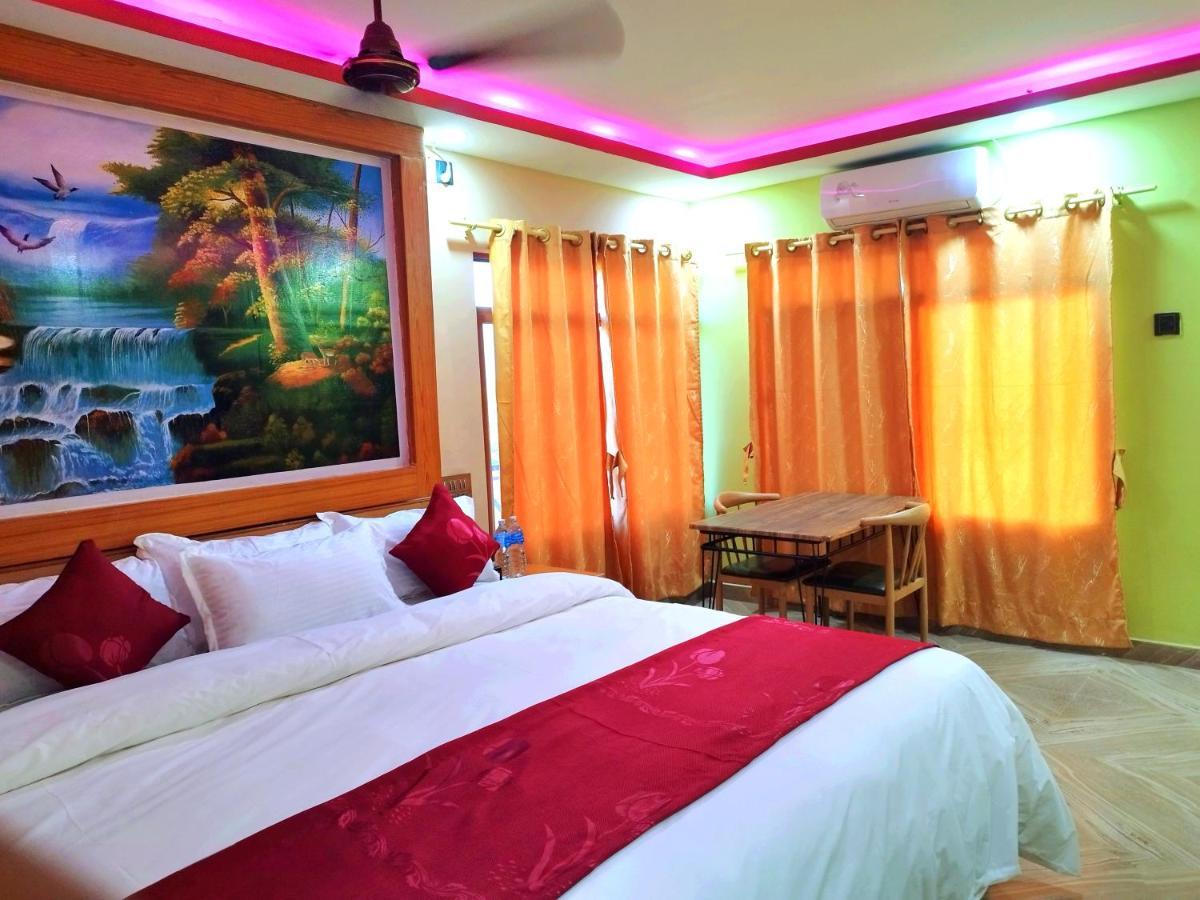 Hotel National Park Sauraha- Homely Stay And Peaceful Location With Jungle Safari Arrangements Eksteriør bilde