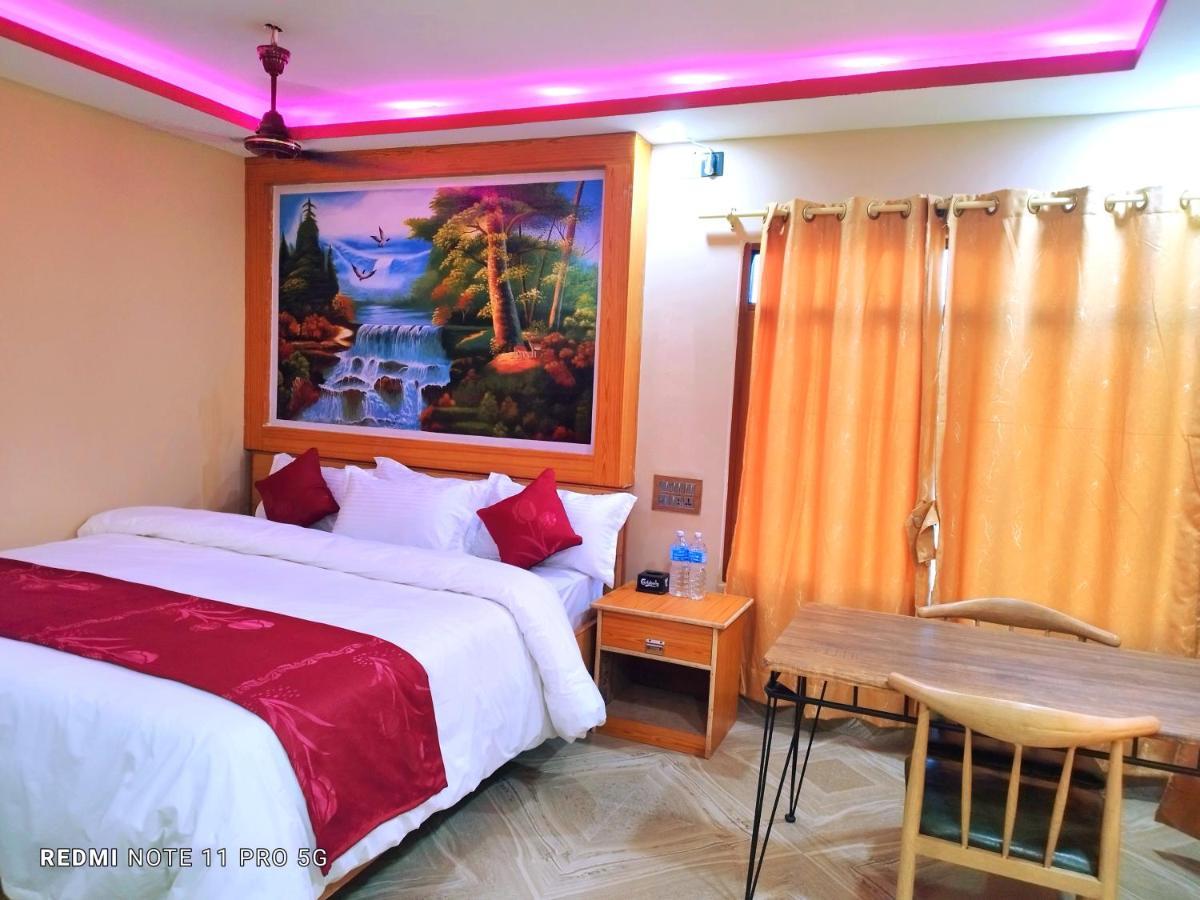 Hotel National Park Sauraha- Homely Stay And Peaceful Location With Jungle Safari Arrangements Eksteriør bilde