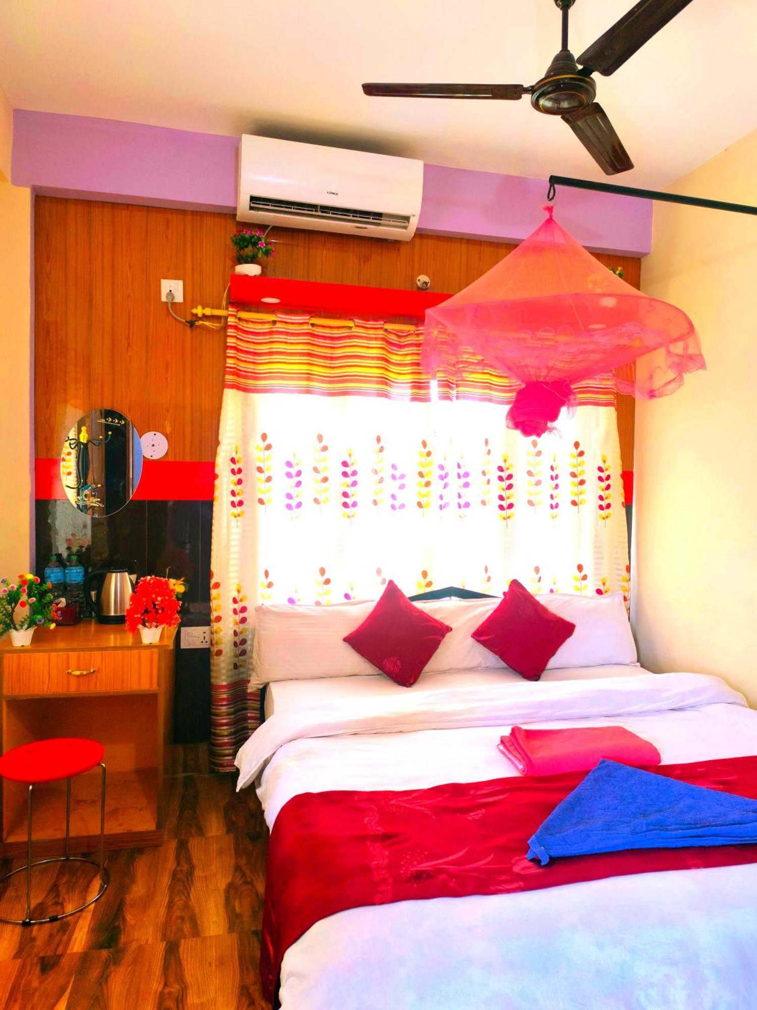 Hotel National Park Sauraha- Homely Stay And Peaceful Location With Jungle Safari Arrangements Eksteriør bilde
